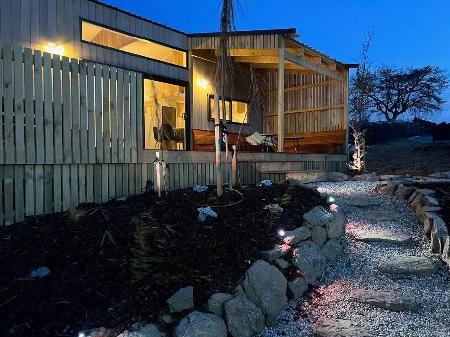 Alpine Chalet - Views, Fire-Pit, Central, Cosy วานากา ภายนอก รูปภาพ